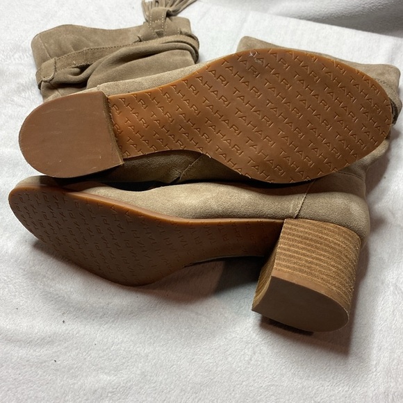 Tahari Johnny heeled leather boots size 8.5 - Picture 2 of 8